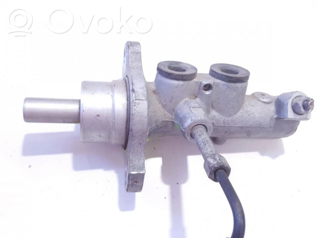 Opel Omega B1 Cilindro del sistema frenante
