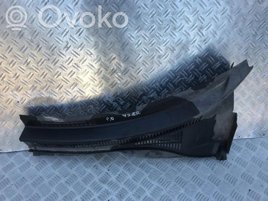 Suzuki Swift I Wiper trim 