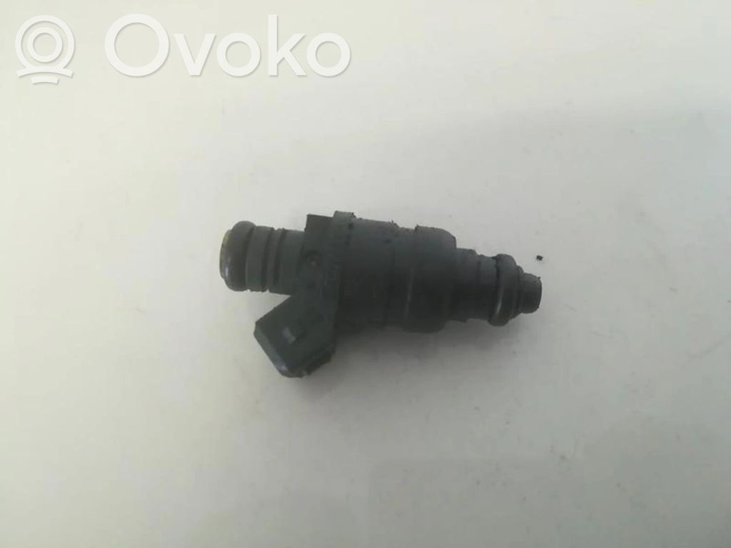 Injector combustibil   037906031AA,037906031AA