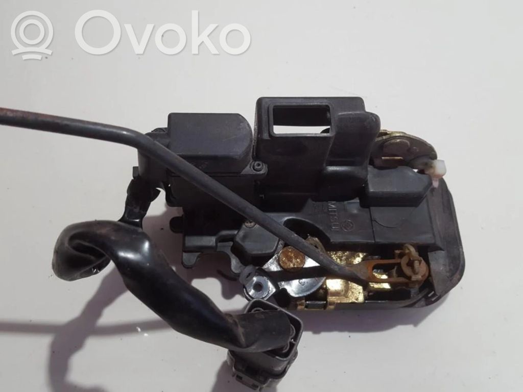 Mazda 626 Etuoven lukko 
