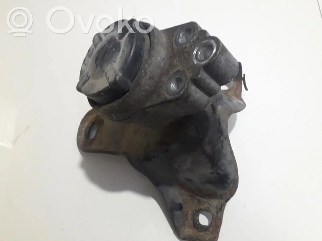 Ford Focus Engine mount bracket 