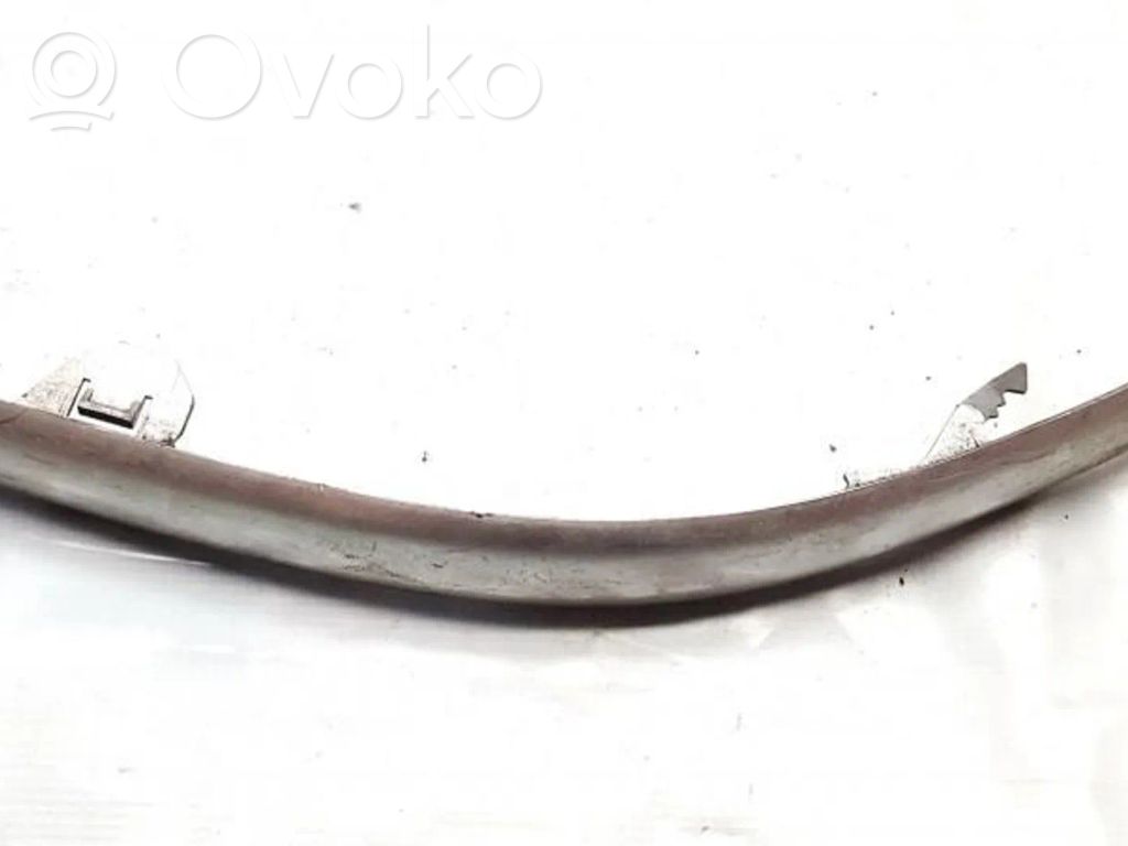 Toyota Avensis T250 Modanatura separatore del paraurti anteriore
