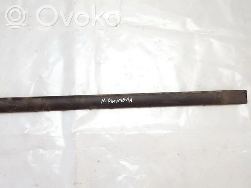Nissan Primera Listwa drzwi tylnych 