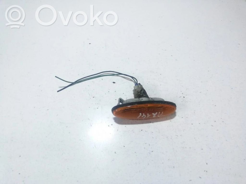 Mazda 323 F Indicatore di direzione del parafango anteriore 
