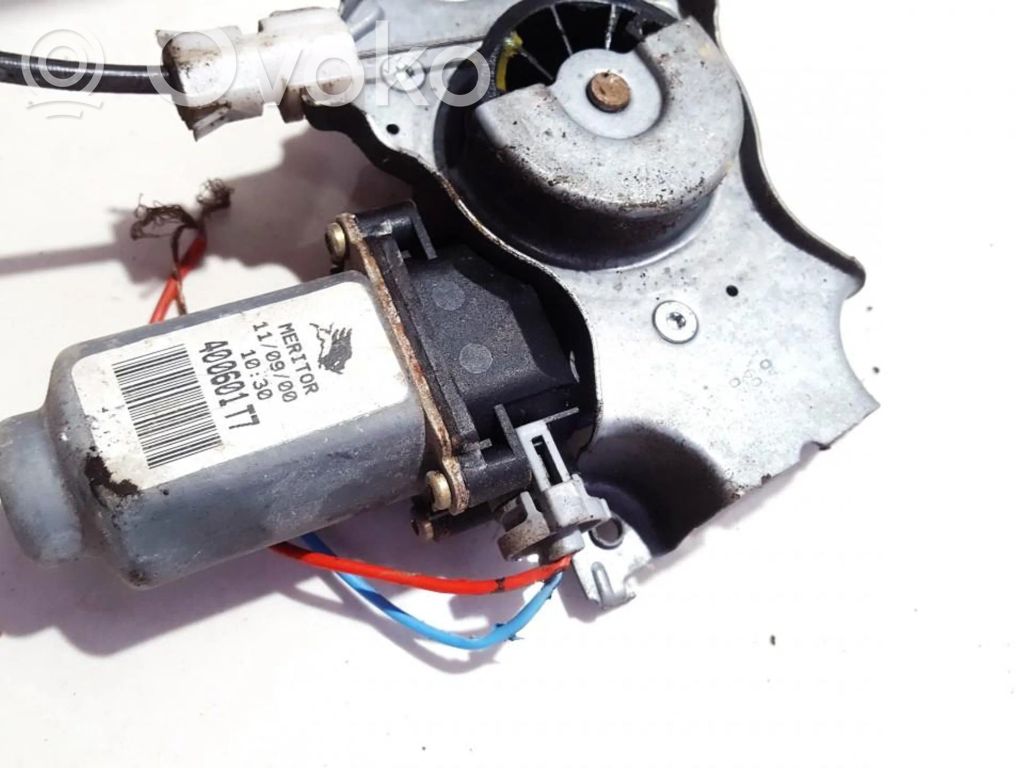 Nissan Almera N16 Motor del regulador de la ventanilla de la puerta delantera