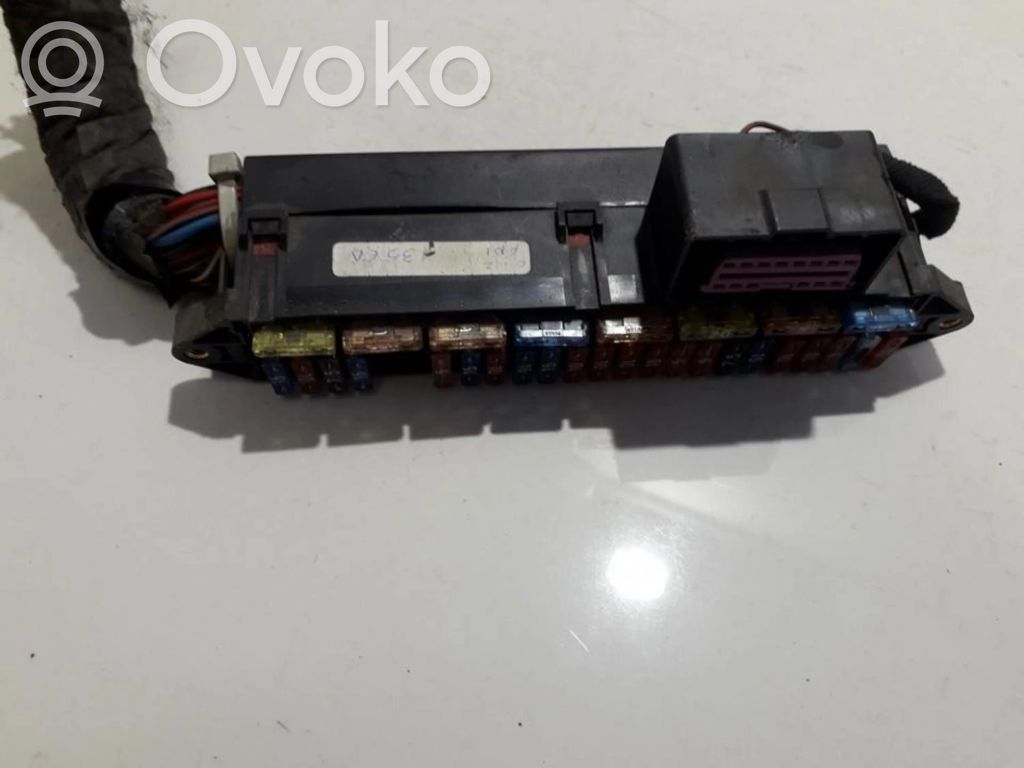 Volkswagen Polo III 6N 6N2 6NF Fuse box set 