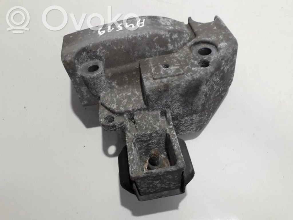 Renault Clio II Engine mounting bracket 