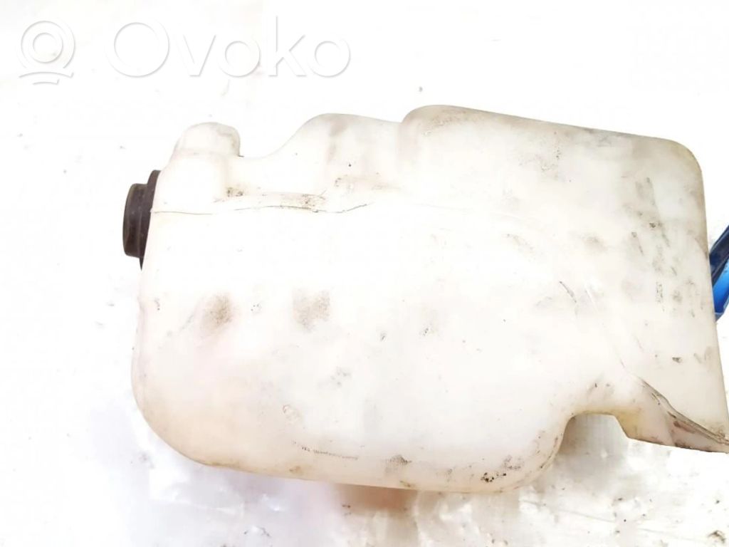 Volkswagen Golf IV Réservoir de liquide lave-glace 