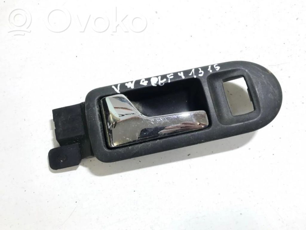 Volkswagen PASSAT B5 Manecilla interna puerta trasera 