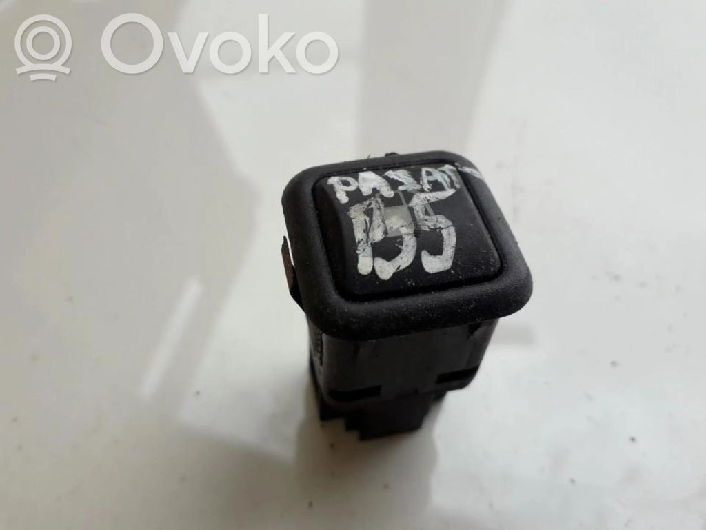 Volkswagen PASSAT B5 Comutator deschidere clapetă rezervor 