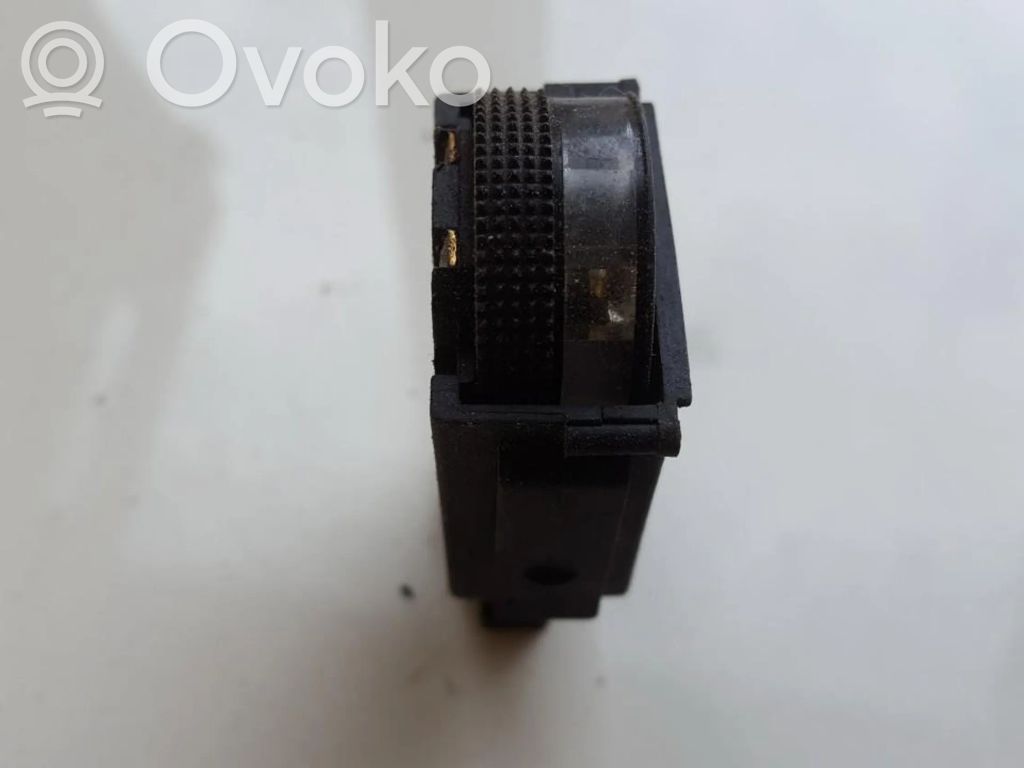 Volkswagen Golf III Comutator control nivel faruri 