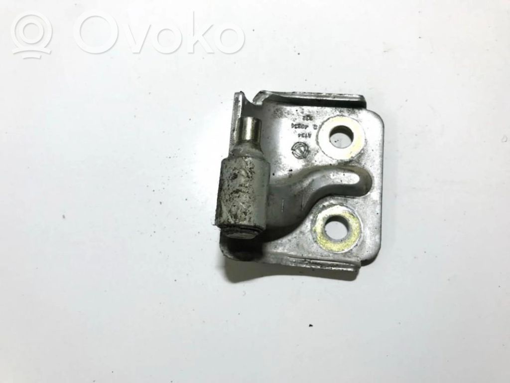 Bisagra superior puerta delantera   D40G36,D40G36