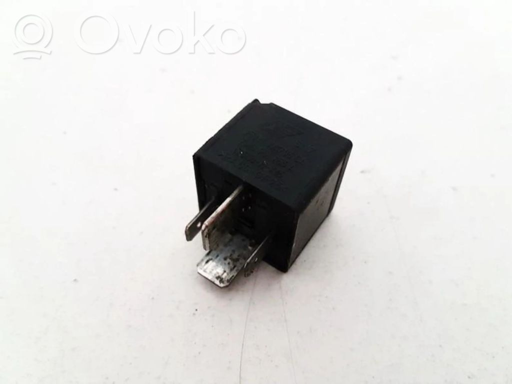 Inne przekaźniki   7M0951253A,95VW10K705CA,7M0951253A,95VW10K705CA