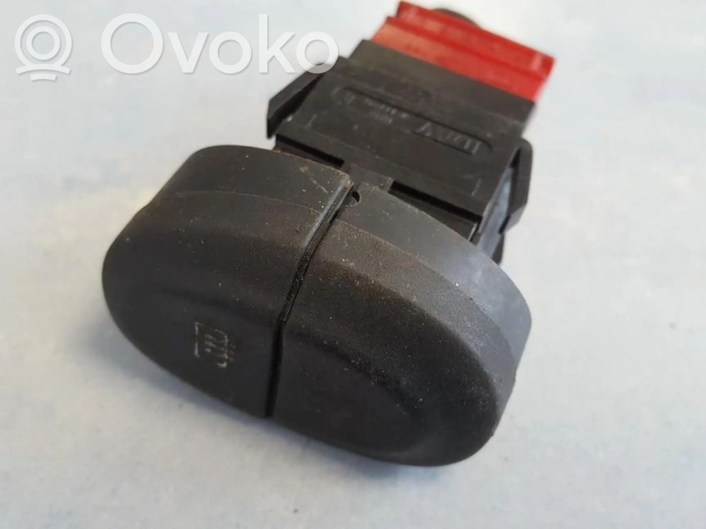 Renault Megane I Przycisk / Przełącznik ogrzewania szyby przedniej / czołowej 