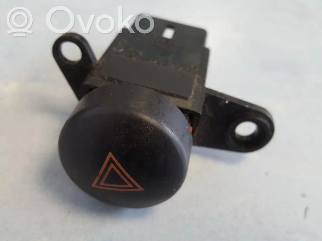 Hyundai Coupe Botón interruptor de luz de peligro 