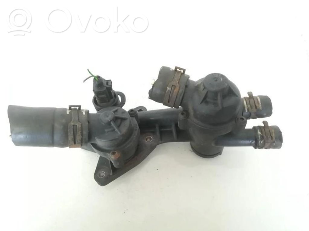 Volkswagen Golf V Tubo flessibile del liquido di raffreddamento del motore 