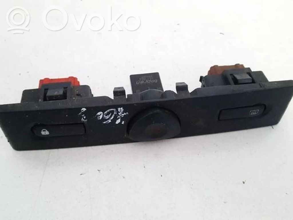 Renault Clio II Botón interruptor de luz de peligro