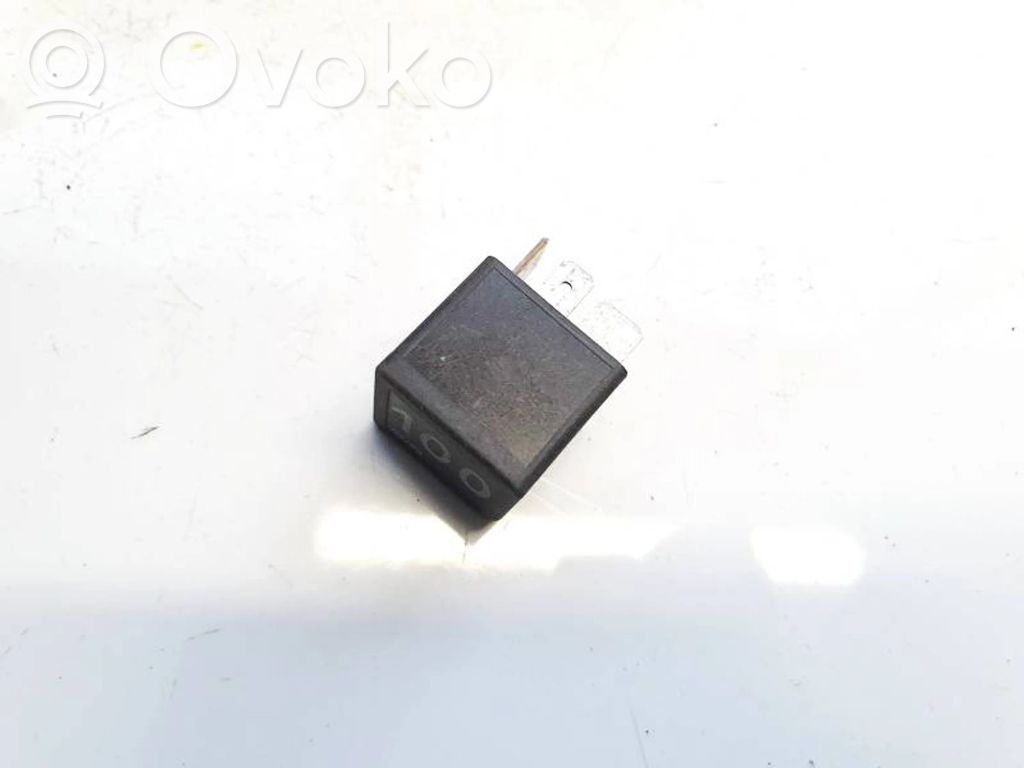 Altri relè   7M0951253A,95VW10K705CA,7M0951253A,95VW10K705CA