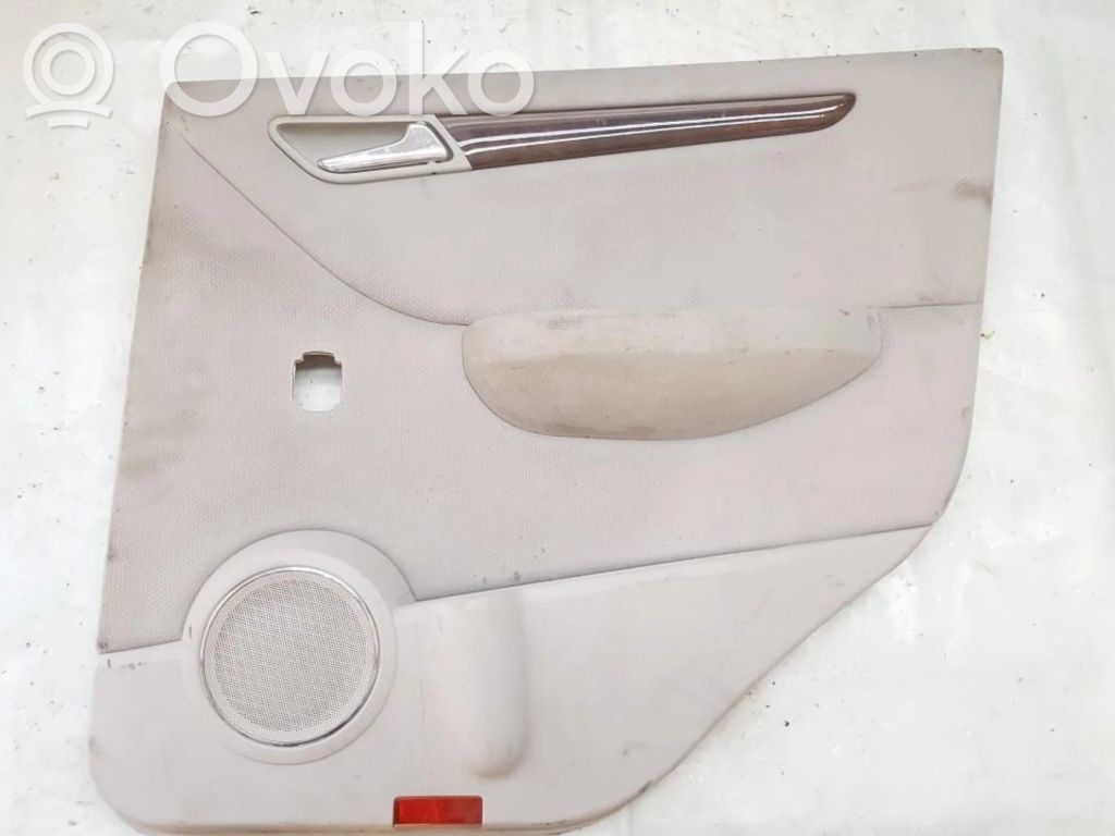 Mercedes-Benz A W169 Takaoven verhoilu 