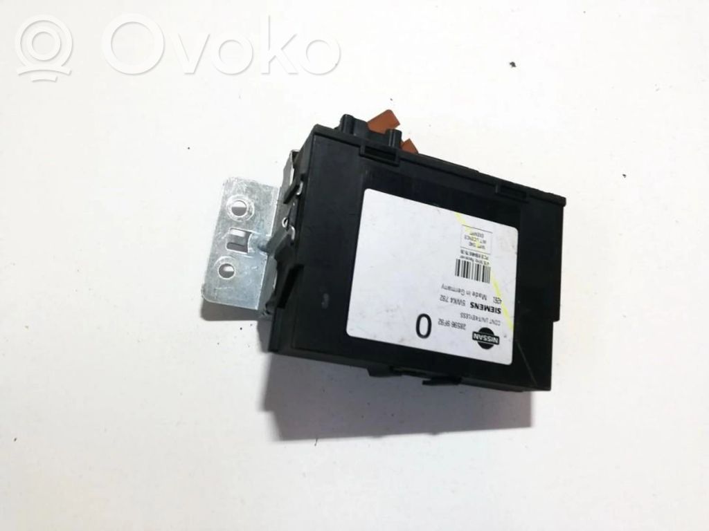 Nissan Primera Comfort/convenience module 