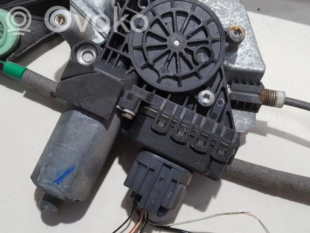 Ford Focus Motorino alzacristalli della portiera anteriore