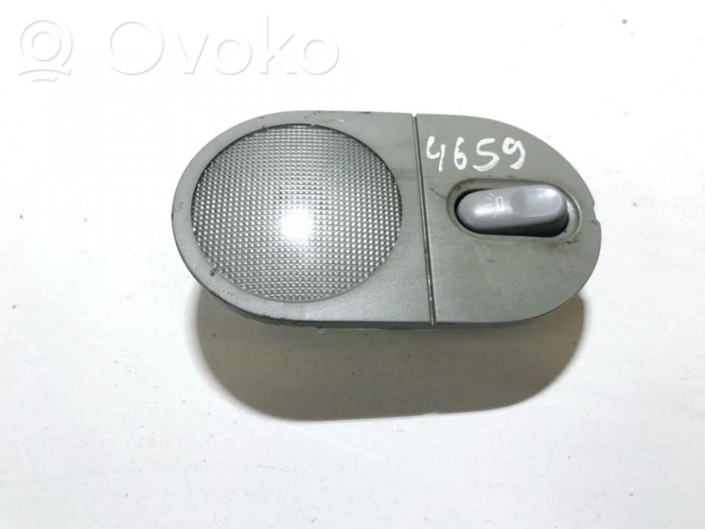 Éclairage lumière plafonnier avant   7700,0460,0460,7700
