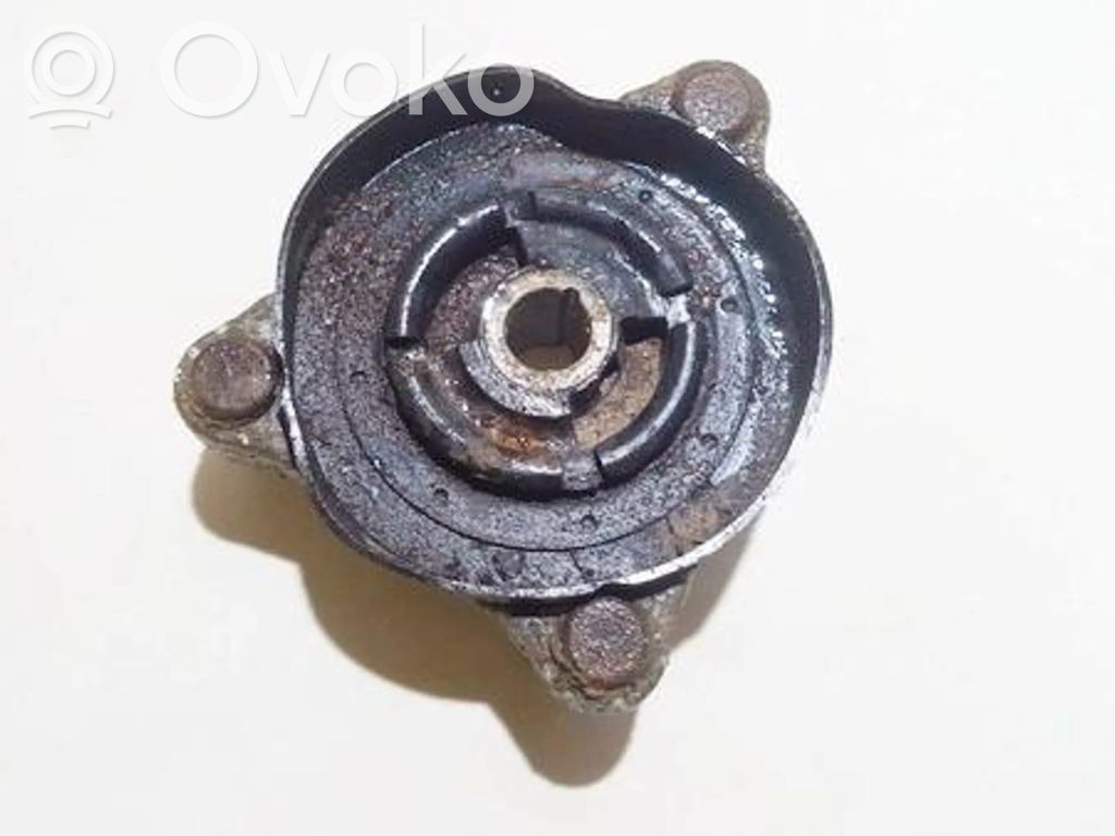 Saab 900 Coil spring mount 