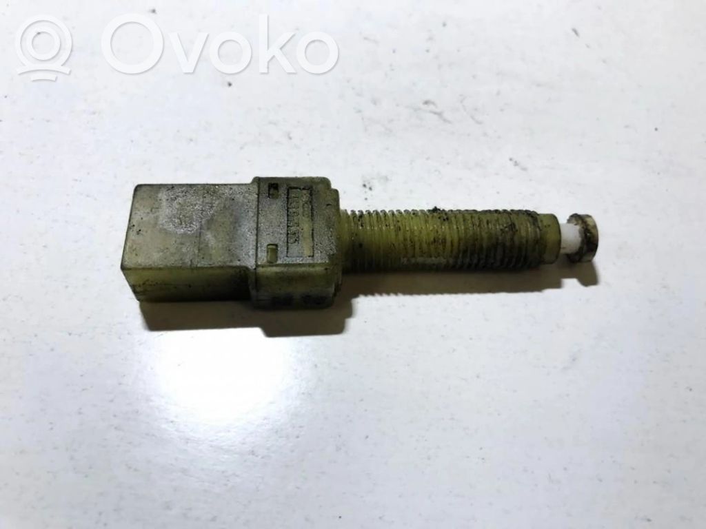 Comutator senzor pedală frână   443945515,443945515