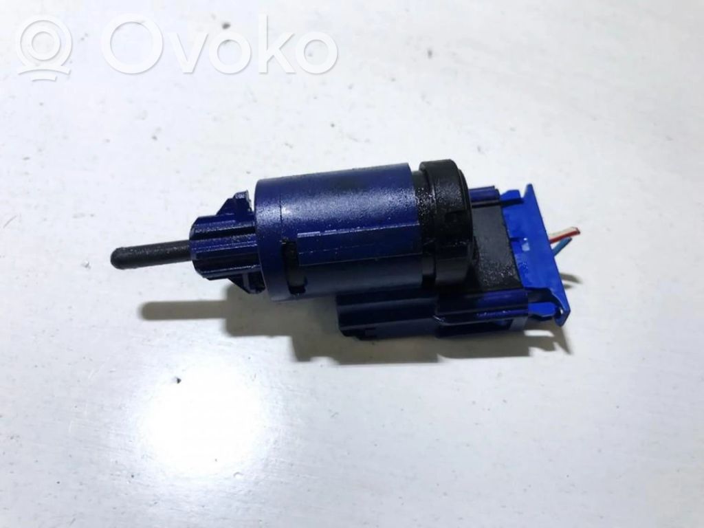 Volkswagen PASSAT B5 Interruttore del pedale del freno 