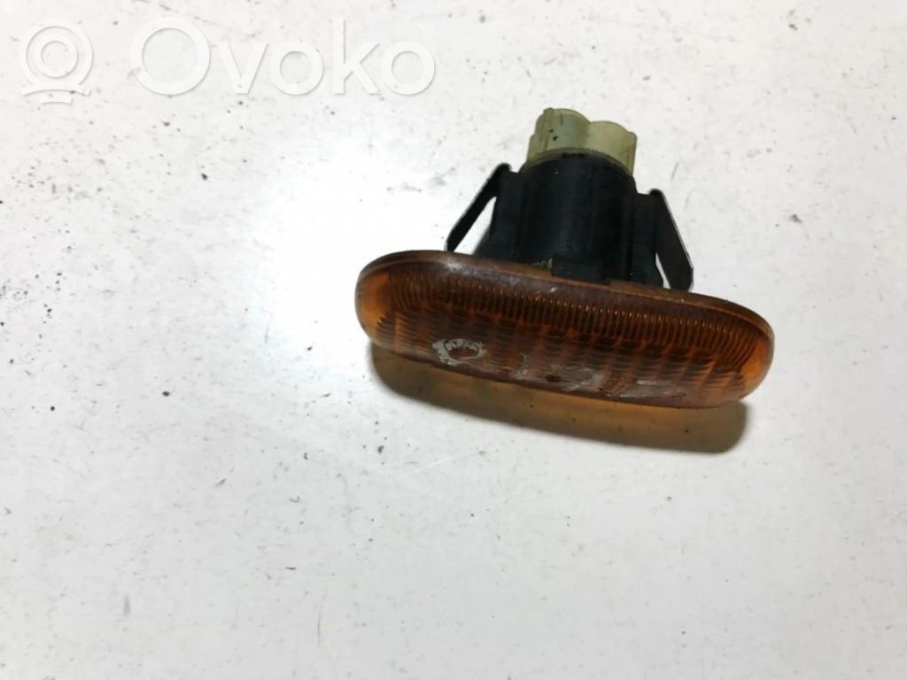 Renault Clio II Semnalizator bară față 
