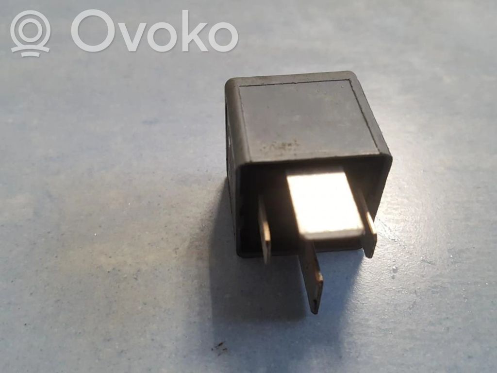 Otros relés   8D0951253,8D0951253
