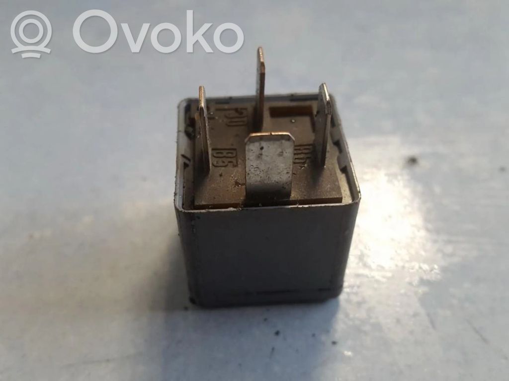 Inne przekaźniki   8D0951253A,8D0951253A