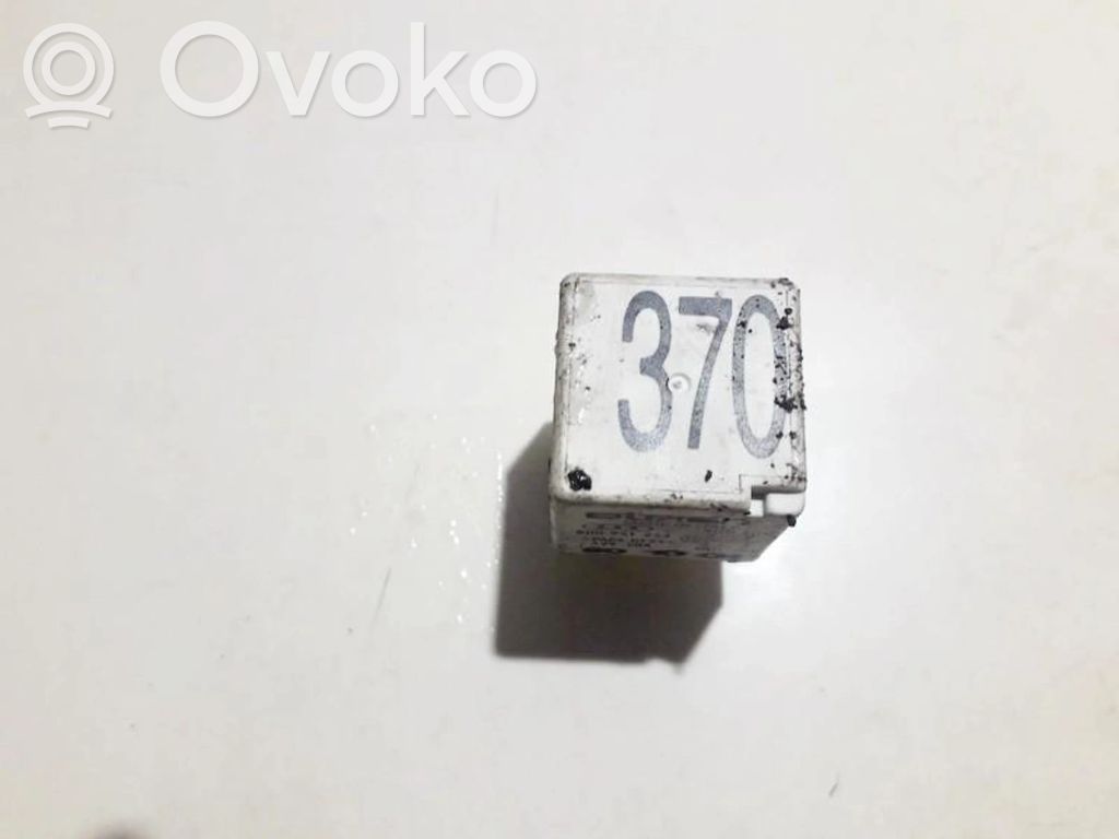Otros relés   8D0951253,8D0951253,8D0951253