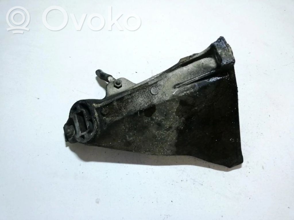 Engine mounting bracket   4A0199308,4A0199308
