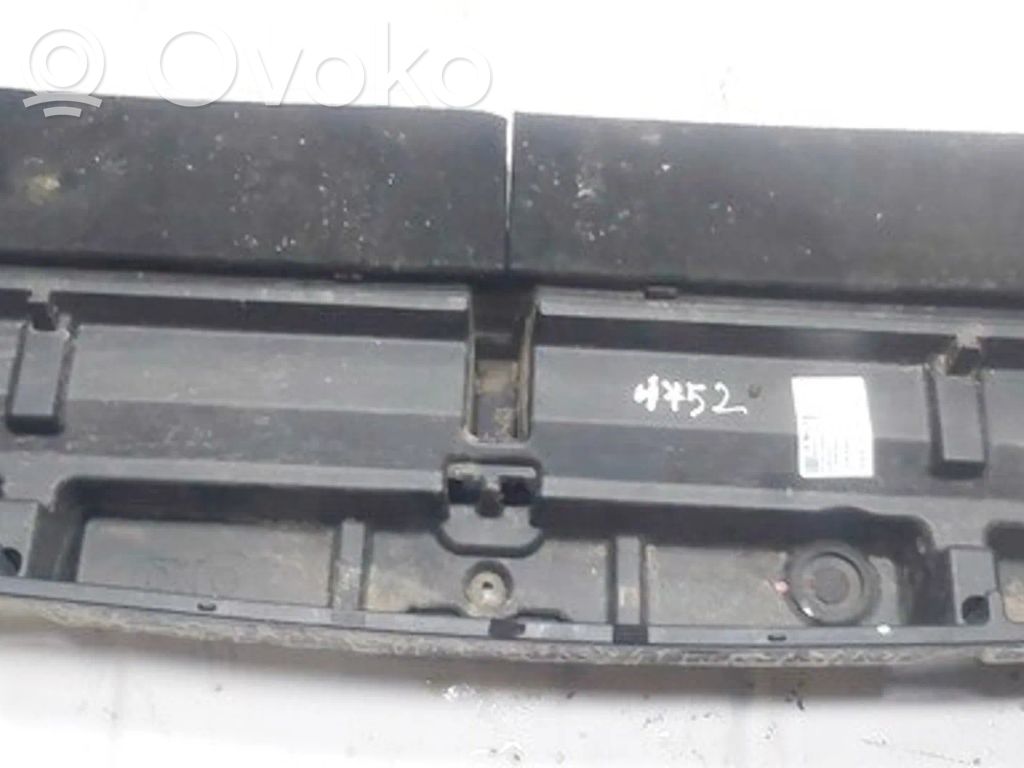 Toyota Corolla Verso AR10 Guantera 