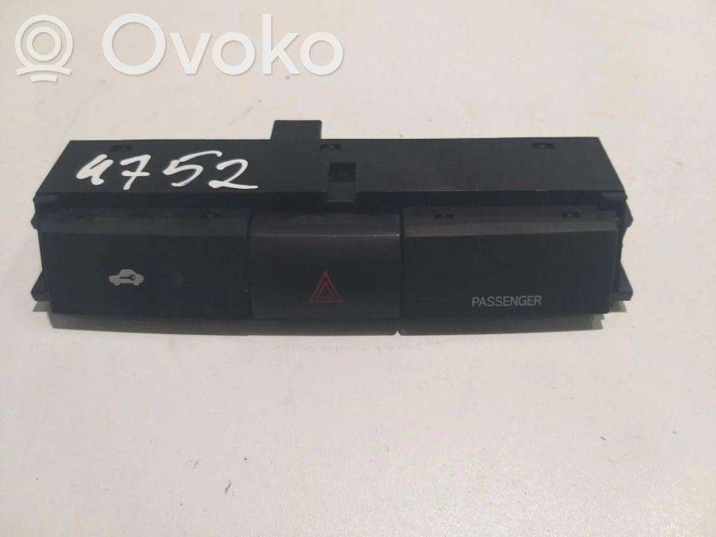 Toyota Corolla Verso AR10 Interruttore luci di emergenza