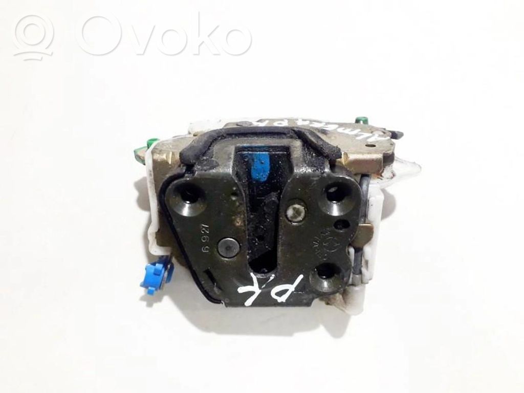 Nissan Almera Zamek drzwi przednich 
