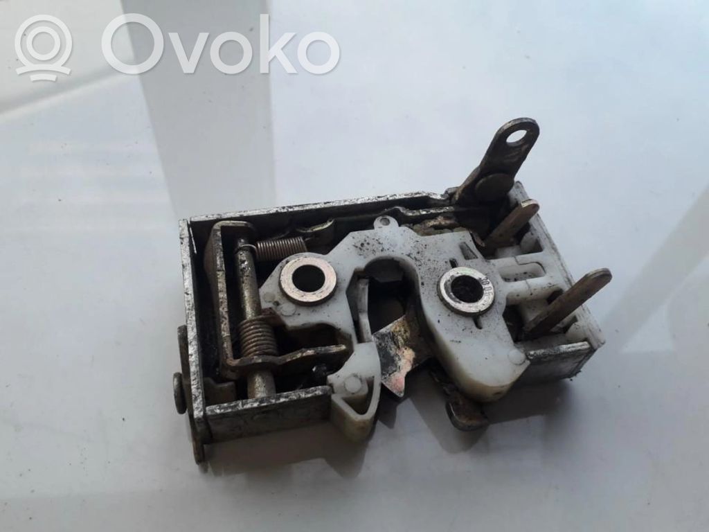 Audi 100 200 5000 C3 Încuietoare ușă spate 