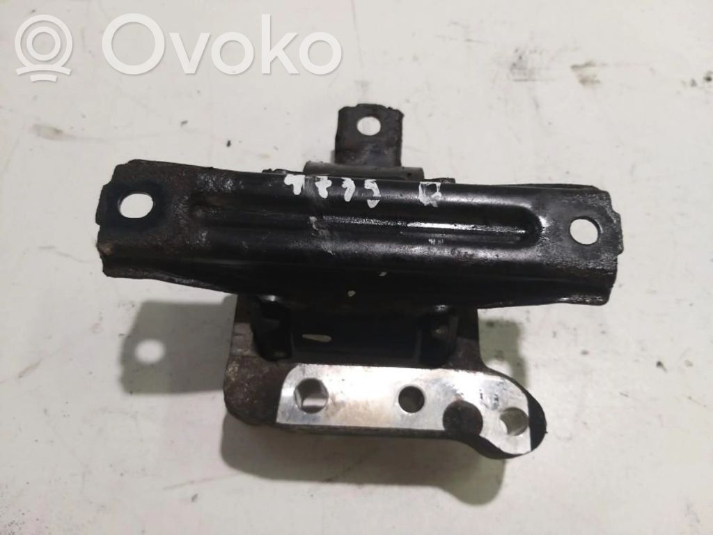 Jeep Compass Engine mount bracket 