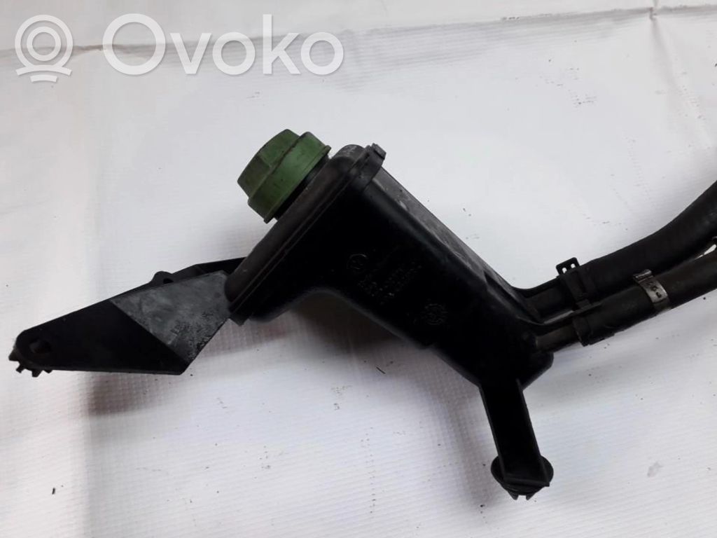 Volkswagen PASSAT B5.5 Serbatoio/vaschetta del liquido del servosterzo