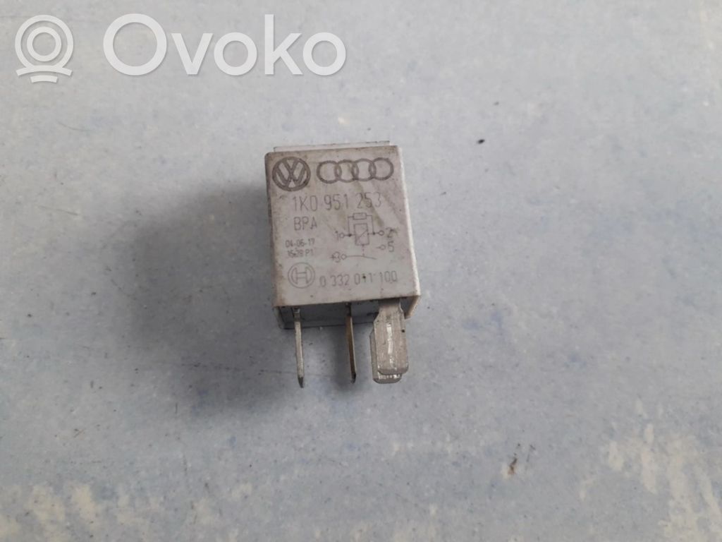 Alte relee   1K0951253,V23374A1601X004,1K0951253,V23374A1601X004,V23374A1601X004