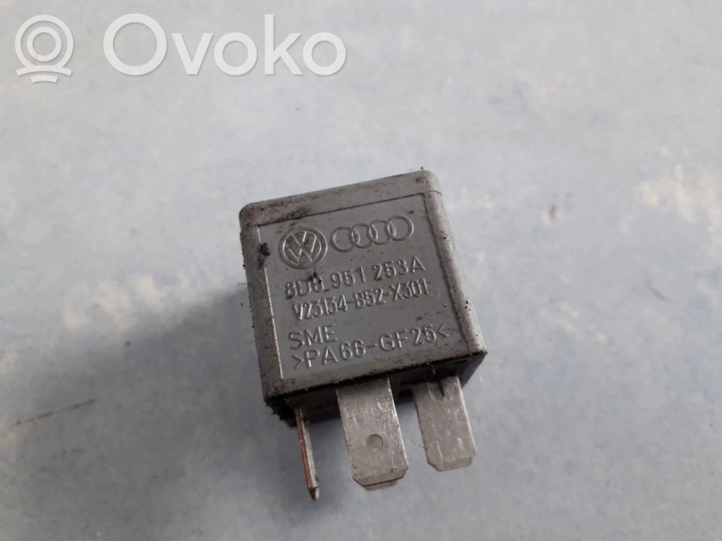 Autres relais   8D0951253A,V23134B52X301,8D0951253A,V23134B52X301,V23134B52X301
