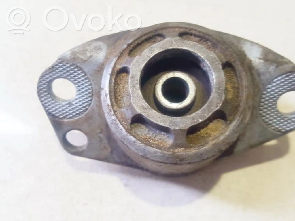 Volkswagen Polo Mocowanie sprężyny amortyzatora 