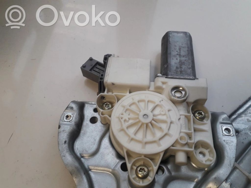 Toyota Avensis T250 Motorino alzacristalli della portiera posteriore