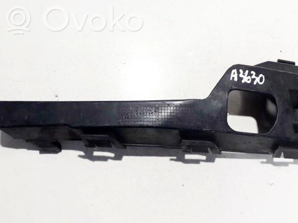 Ford Focus Front bumper mounting bracket 