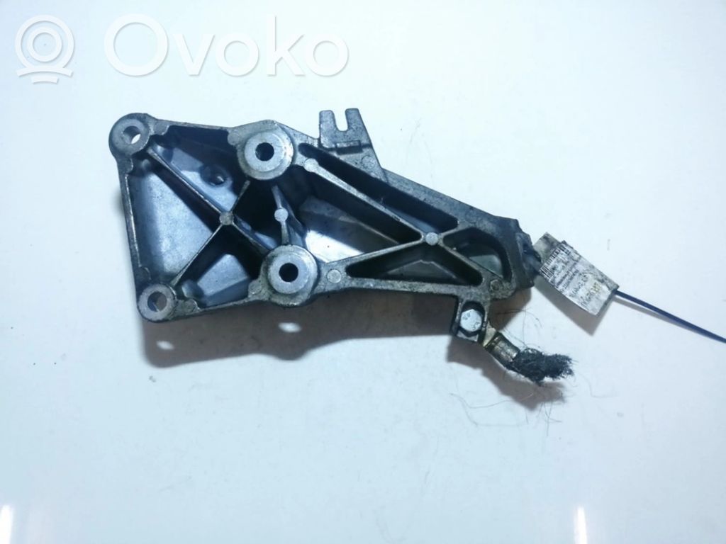 BMW 3 E90 E91 Engine mounting bracket 