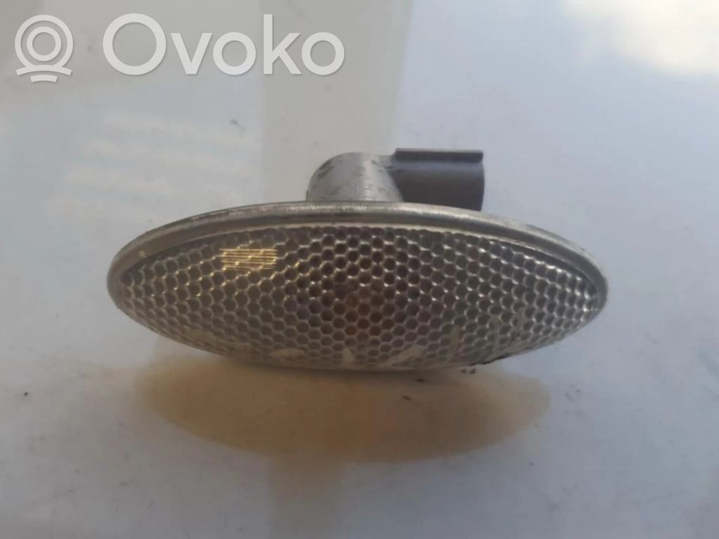 Toyota Yaris Semnalizator bară față
