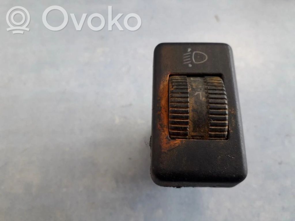 Volkswagen PASSAT B3 Comutator control nivel faruri 