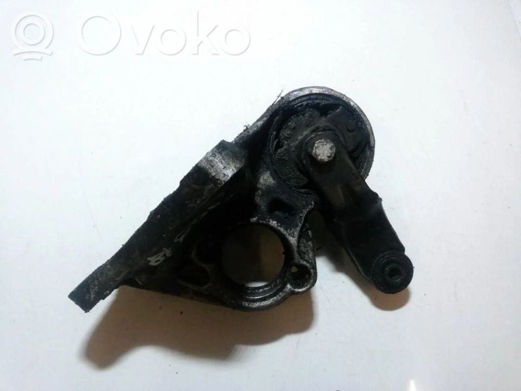 Peugeot 206 Engine mounting bracket 