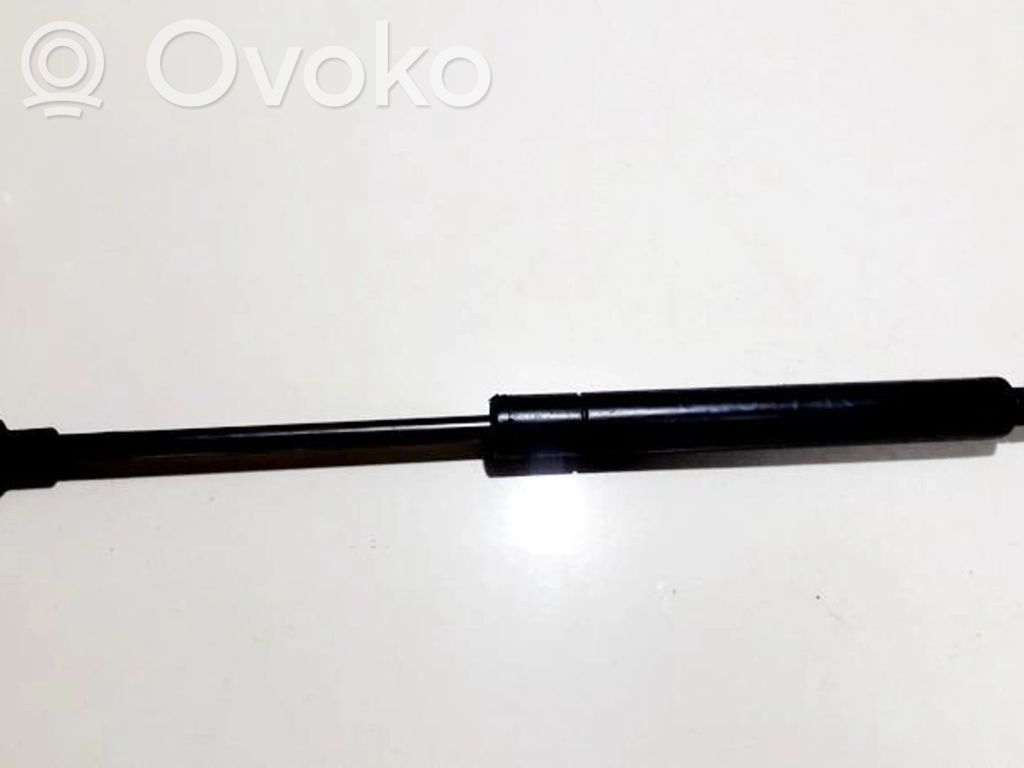 BMW 5 E39 Konepellin kaasujousi 